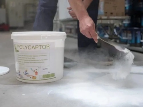 Elimination of the risk of slipping with Polycaptor® universal absorbent
